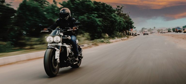 Motos para ciudad guía para moverte libre, rápido y seguro
