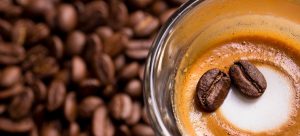 Prepara el espresso macchiato de Tommy Cash en casa